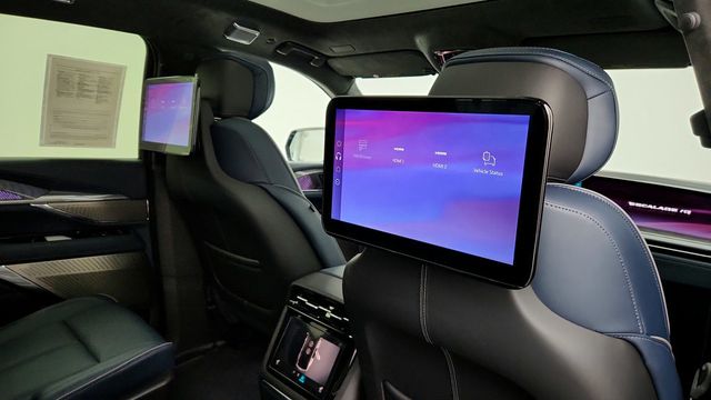 2025 Cadillac Escalade IQ AWD 4dr Luxury 2 - 22942901 - 29