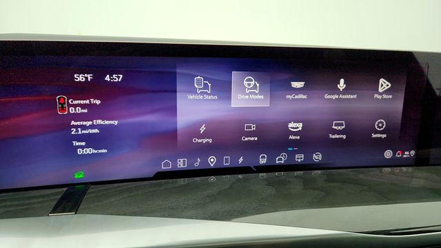 2025 Cadillac Escalade IQ AWD 4dr Luxury 2 with Rear Seat Entertainment System - 22942901 - 18