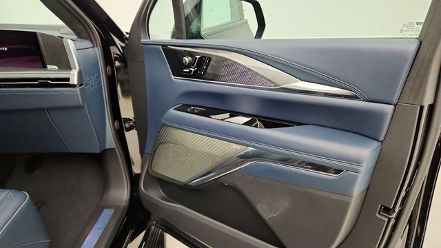2025 Cadillac Escalade IQ AWD 4dr Luxury 2 with Rear Seat Entertainment System - 22942901 - 32