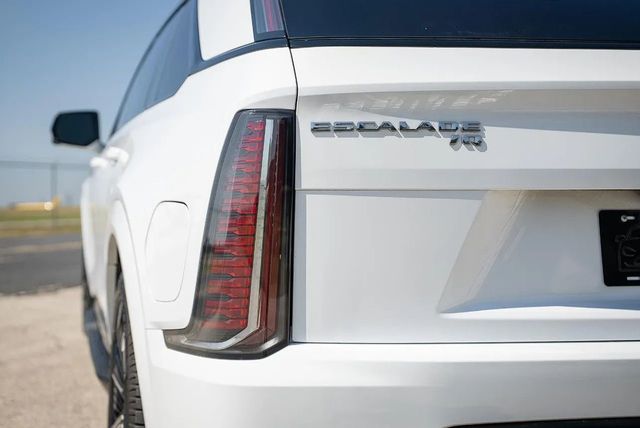 2025 Cadillac Escalade IQ AWD 4dr Sport 2 - 22938501 - 25