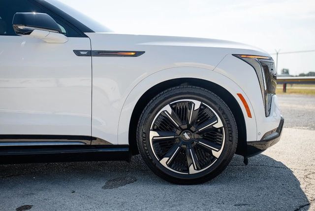 2025 Cadillac Escalade IQ AWD 4dr Sport 2 - 22938501 - 29