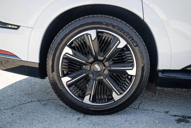 2025 Cadillac Escalade IQ AWD 4dr Sport 2 - 22938501 - 32