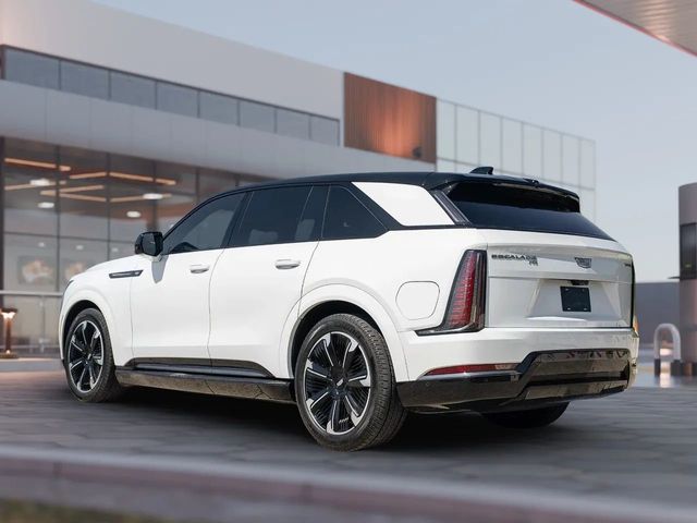 2025 Cadillac Escalade IQ AWD 4dr Sport 2 - 22938501 - 3