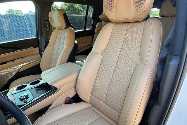 2025 Cadillac Escalade IQ AWD 4dr Sport 2 - 22938501 - 40