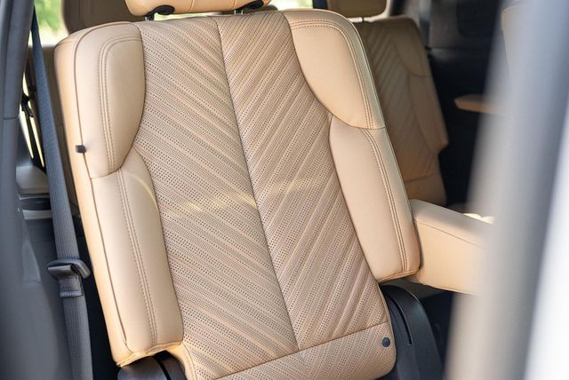 2025 Cadillac Escalade IQ AWD 4dr Sport 2 - 22938501 - 41