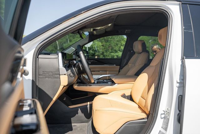 2025 Cadillac Escalade IQ AWD 4dr Sport 2 - 22938501 - 43