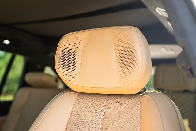 2025 Cadillac Escalade IQ AWD 4dr Sport 2 - 22938501 - 45