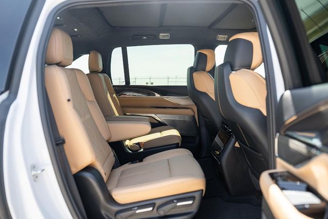 2025 Cadillac Escalade IQ AWD 4dr Sport 2 - 22938501 - 49