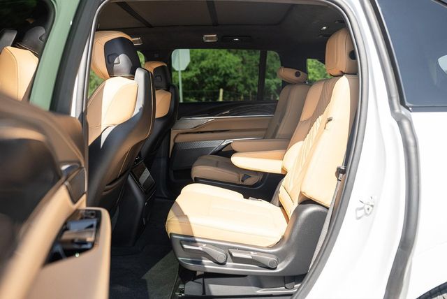 2025 Cadillac Escalade IQ AWD 4dr Sport 2 - 22938501 - 50