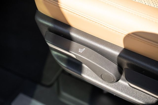 2025 Cadillac Escalade IQ AWD 4dr Sport 2 - 22938501 - 51