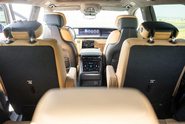 2025 Cadillac Escalade IQ AWD 4dr Sport 2 - 22938501 - 55