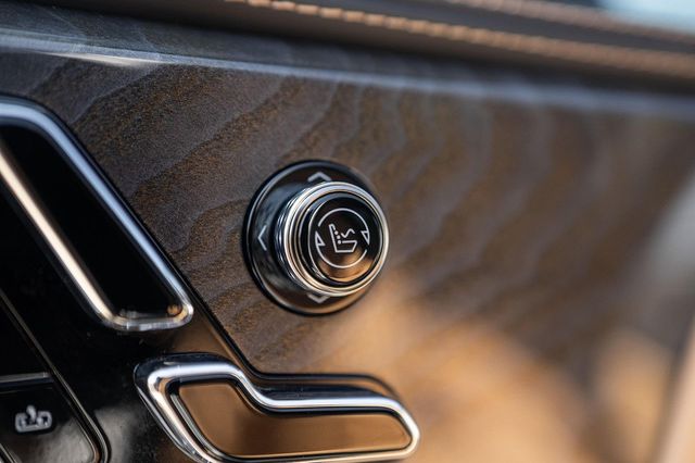 2025 Cadillac Escalade IQ AWD 4dr Sport 2 - 22938501 - 79