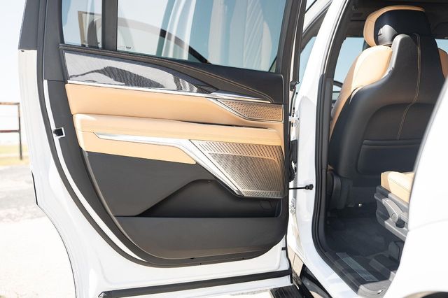 2025 Cadillac Escalade IQ AWD 4dr Sport 2 - 22938501 - 82