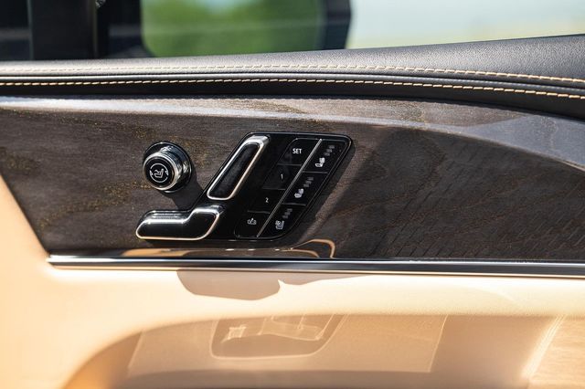 2025 Cadillac Escalade IQ AWD 4dr Sport 2 - 22938501 - 86