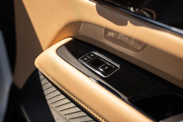 2025 Cadillac Escalade IQ AWD 4dr Sport 2 - 22938501 - 88