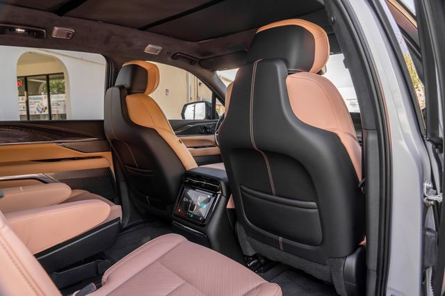 2025 Cadillac Escalade IQ AWD 4dr Sport 2 - 23024181 - 26