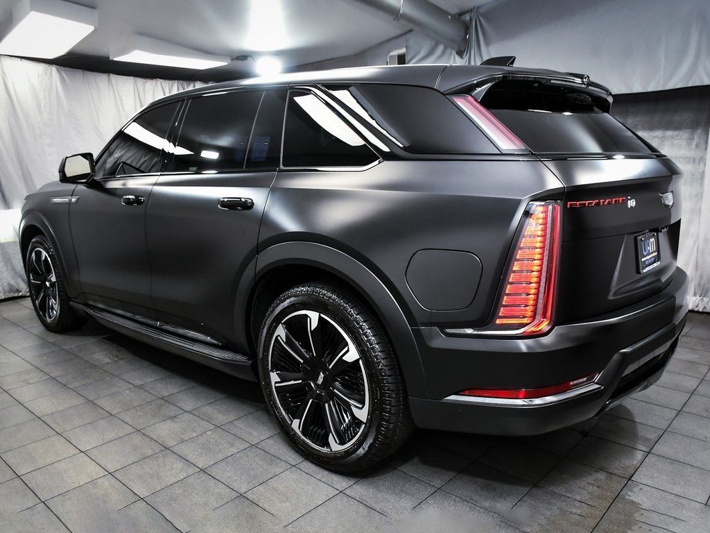 2025 Cadillac Escalade IQ Sport photo 4