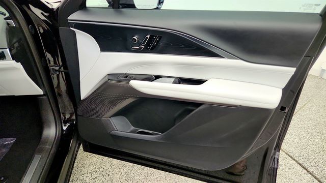 2025 Cadillac LYRIQ 4dr Luxury 1 w/1SC - 23056581 - 22