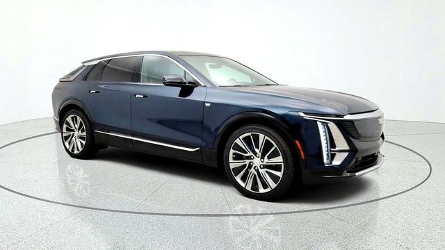 2025 Cadillac LYRIQ 4dr Luxury 3 w/ Panoramic Sunroof & Fast Charging - 23083935 - 2