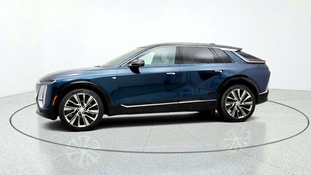 2025 Cadillac LYRIQ 4dr Luxury 3 w/ Panoramic Sunroof & Fast Charging - 23083935 - 7