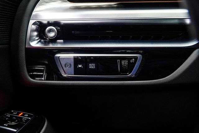 2025 Cadillac LYRIQ Sport - 23075631 - 32