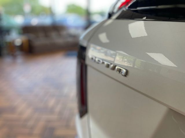 2025 Cadillac OPTIQ AWD 4dr Luxury w/1SE - 23069108 - 16