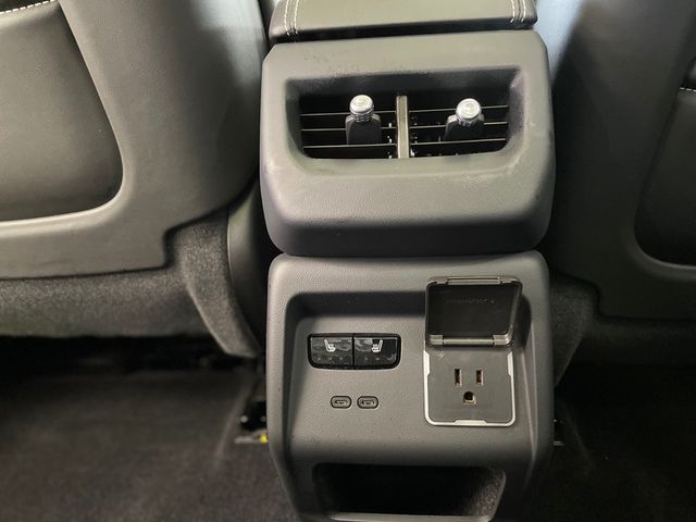 2025 Cadillac OPTIQ AWD 4dr Luxury w/1SE - 23069108 - 23