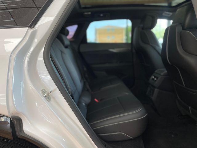 2025 Cadillac OPTIQ AWD 4dr Luxury w/1SE - 23069108 - 24