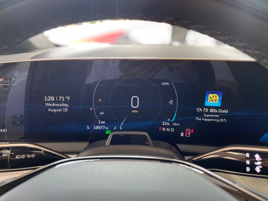 2025 Cadillac OPTIQ AWD 4dr Luxury w/1SE - 23069108 - 29