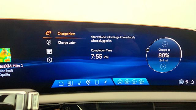 2025 Cadillac OPTIQ AWD 4dr Sport 2 (1SH) with 339 Miles of Range - 22964454 - 18