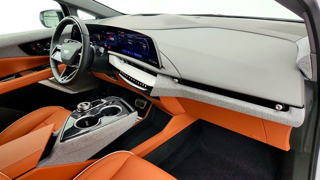 2025 Cadillac OPTIQ AWD 4dr Sport 2 (1SH) with 339 Miles of Range - 22964454 - 24