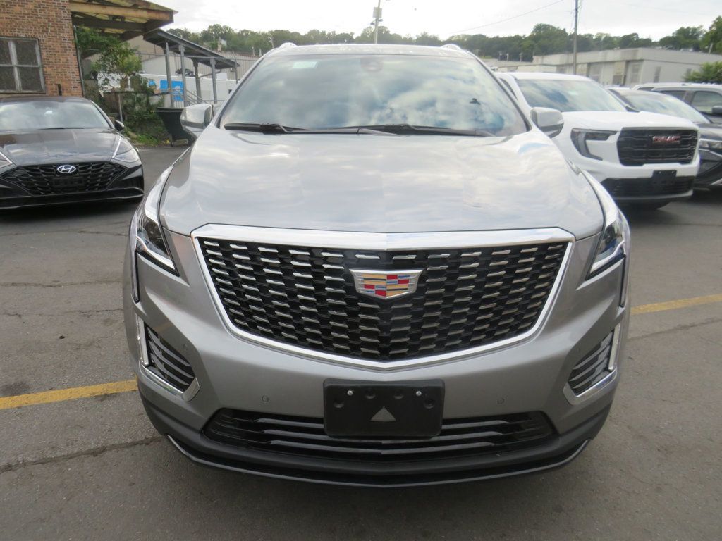 2025 Cadillac XT5 Luxury photo 2