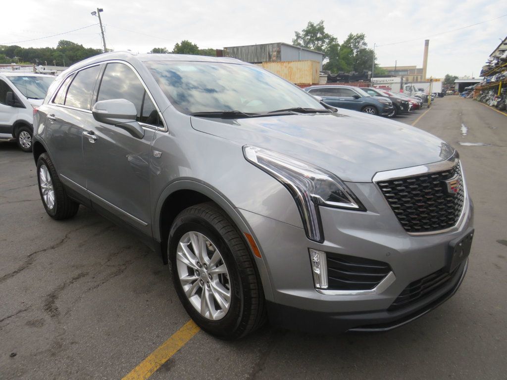 2025 Cadillac XT5 Luxury photo 3