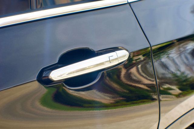 2025 Cadillac XT6 Local Trade/Luxury Pkg/Heated Leather Seats/Blind Zone Alert - 22993092 - 11