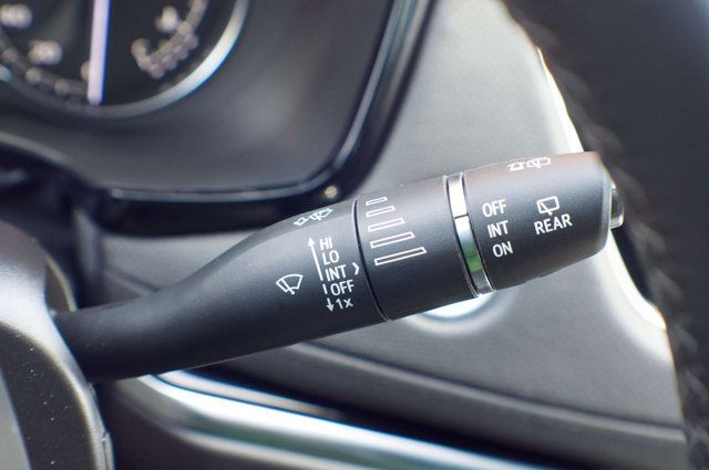 2025 Cadillac XT6 Local Trade/Luxury Pkg/Heated Leather Seats/Blind Zone Alert - 22993092 - 24