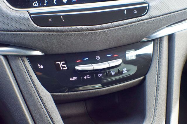 2025 Cadillac XT6 Local Trade/Luxury Pkg/Heated Leather Seats/Blind Zone Alert - 22993092 - 30