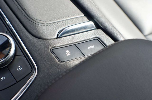 2025 Cadillac XT6 Local Trade/Luxury Pkg/Heated Leather Seats/Blind Zone Alert - 22993092 - 33