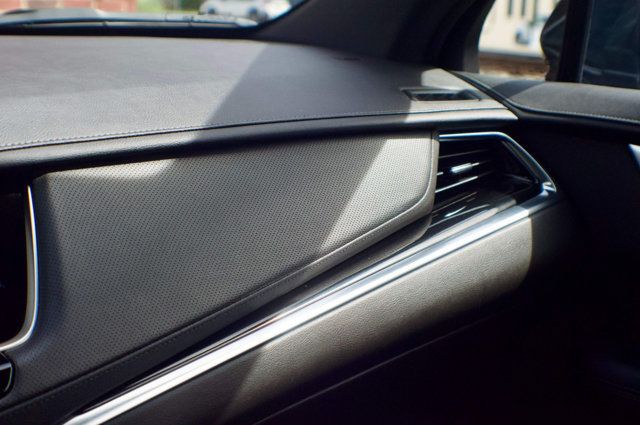 2025 Cadillac XT6 Local Trade/Luxury Pkg/Heated Leather Seats/Blind Zone Alert - 22993092 - 44