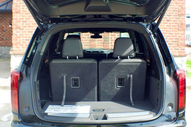 2025 Cadillac XT6 Local Trade/Luxury Pkg/Heated Leather Seats/Blind Zone Alert - 22993092 - 52