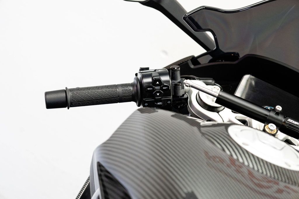 2025 CF MOTO 675 SS LOW MILE SPORT BIKE! - 23057517 - 9