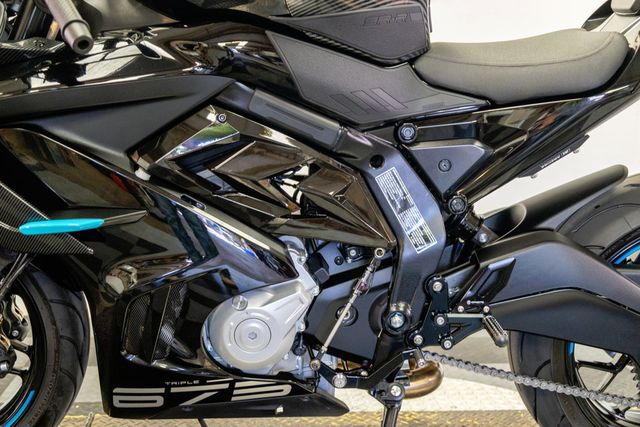 2025 CF MOTO 675 SS LOW MILE SPORT BIKE! - 23057517 - 21