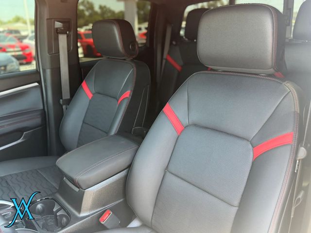2025 Chevrolet Colorado Crew Cab Z71 Pickup 4D 5 ft - 23053409 - 13