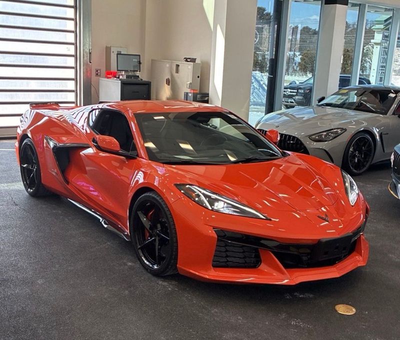 2025 Chevrolet Corvette 2dr E-Ray Coupe w/1LZ - 22983378 - 23