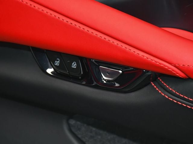 2025 Chevrolet Corvette Stingray - 23014552 - 17