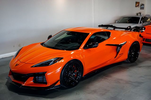 2025 Chevrolet Corvette *Z06 2LZ* *Z07 Performance Pkg* *Sebring Orange* *Only 79 Miles* - 22984473 - 32