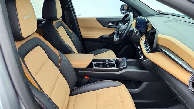 2025 Chevrolet Equinox AWD 4dr ACTIV w/KDZ, Pano Roof, Surround Vision & Cooled Seats - 23040990 - 21