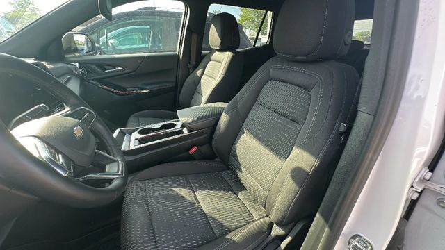 2025 Chevrolet Equinox LT Sport Utility 4D - 23041517 - 3