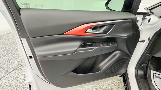 2025 Chevrolet Equinox EV 4dr RS with Convenience Package II and Panoramic Sunroof - 22972411 - 10