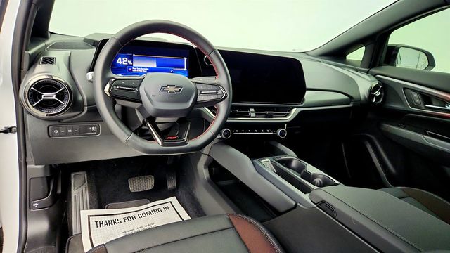 2025 Chevrolet Equinox EV 4dr RS with Convenience Package II and Panoramic Sunroof - 22972411 - 12