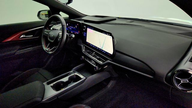 2025 Chevrolet Equinox EV 4dr RS with Convenience Package II and Panoramic Sunroof - 22972411 - 24